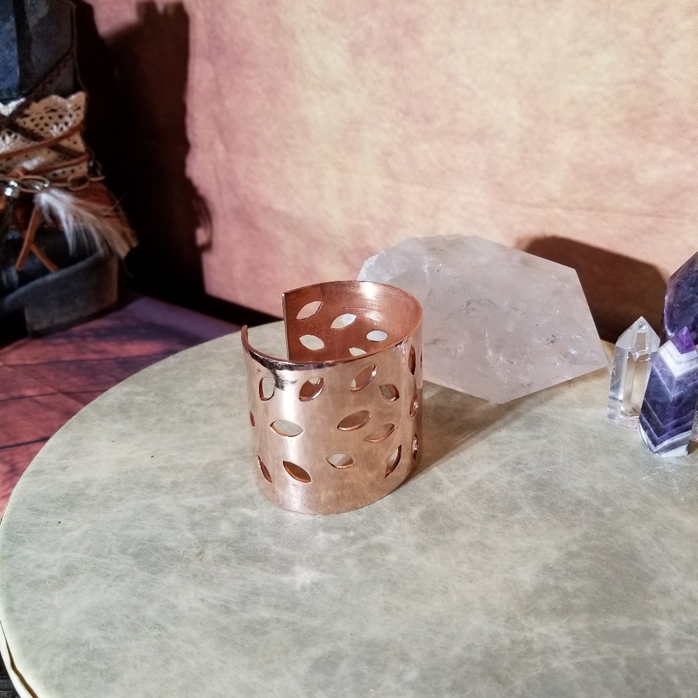 🌼Handmade Flower 🌼🌻🌼Patterned Copper Cuff🌼 - Picture 4 of 5